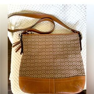 EUC🌺 COACH Tan and Brown Women's Crossbody Bag